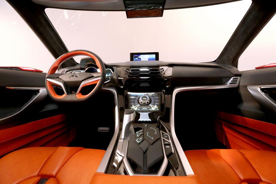  Mitsubishi Concept XR-PHEV II 2015 года  (фото 17 из 21)